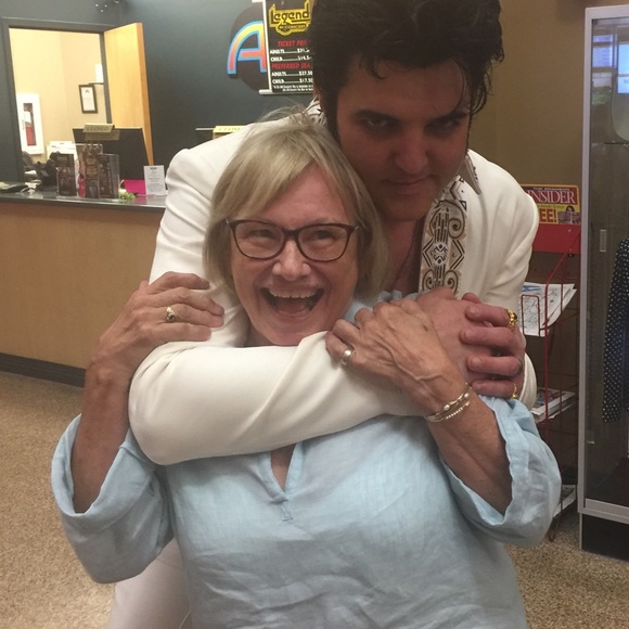 Meet your Posher, Teri - Picture 1 of 1